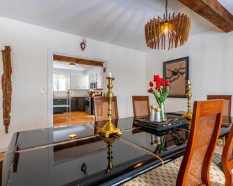 Chic Cabin near Killington for Relaxing and Co-working - Hartland - Dining room