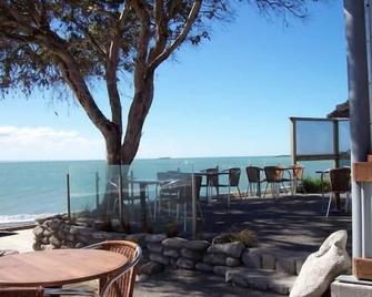 A quiet secluded property - Napier - Balcony