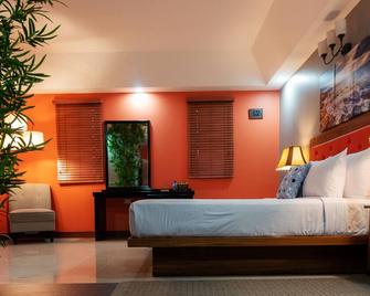 Runway Hotel - Piarco - Bedroom