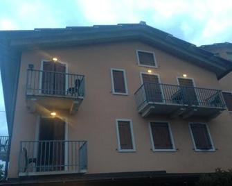Hotel Scandola - Corbiolo - Edificio