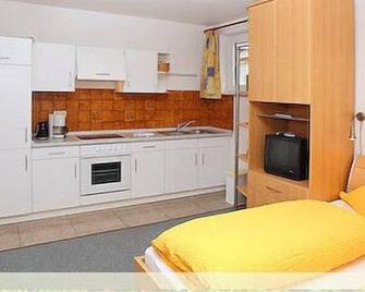 Heckenrose-6-Souterrain-links - Norddorf - Cuisine