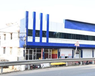 Hotel O Tripathy International - Daltonganj - Building