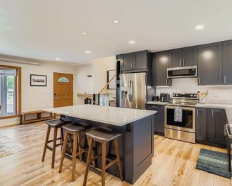Stylish 3bdr Louisville Gem W/ Private Yard - Louisville - Cocina