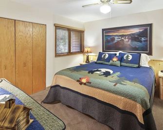 North Shore Nirvana: Lakefront, Deck, Fireplace - Two Harbors - Schlafzimmer