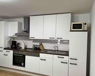 Guest house in Essen/detached house - Essen - Küche