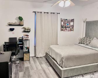 Prime Location 2 min from highway - Los Ángeles - Habitación