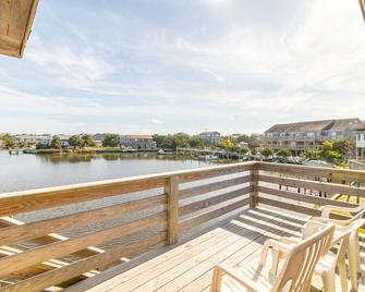 A waterman's paradise with sound access on Hatteras Island! - Avon - Balcony