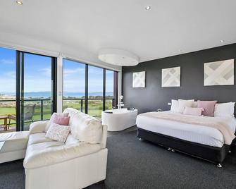 Horizon Deluxe Apartments - Stanley - Schlafzimmer