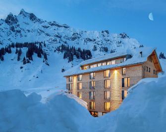 Mondschein Hotel & Chalet Ski-In Ski-Out Luxus am Arlberg - Stuben - Bâtiment