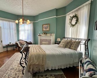 The Redbud Room at The Judges Chambers - Guthrie