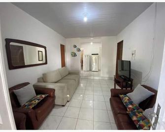 House In Tamandaré! 150 Meters From The Beach. - Tamandare - Sala de estar