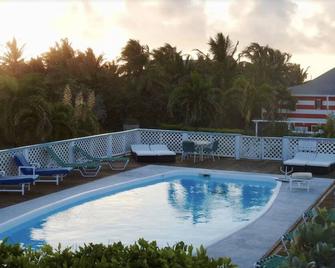 2-bedroom/2-bathroom Steps Away From the Beach at Turtle Hill Resort - Hope Town - Piscine