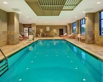ฮอลิเดย์อินน์ ดาวน์ทาวน์แกรนด์แรพิดส์ - เครือโรงแรมไอเอชจี - แกรนด์ราพีช - สระว่ายน้ำ