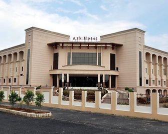 Hotel Ark Continental Rudrapur - Rudrapur - Building