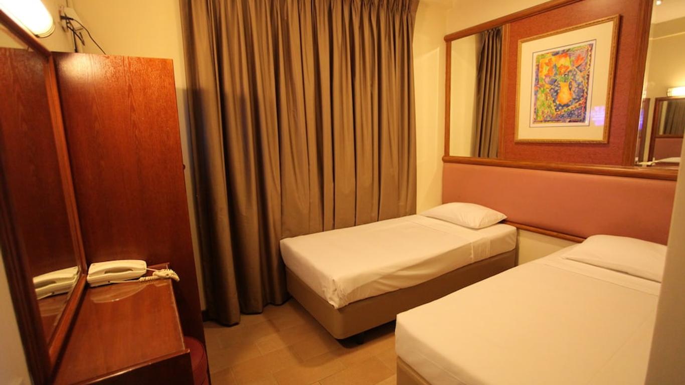 هوتل 81 جيلانج