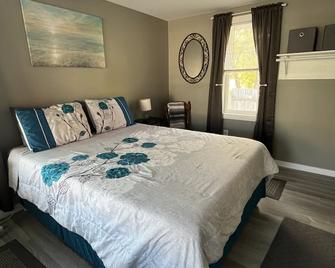 Small Home in the City of Alexandria! - Alexandria - Bedroom