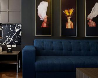 De Prime Rangnam Hotel - Bangkok - Living room