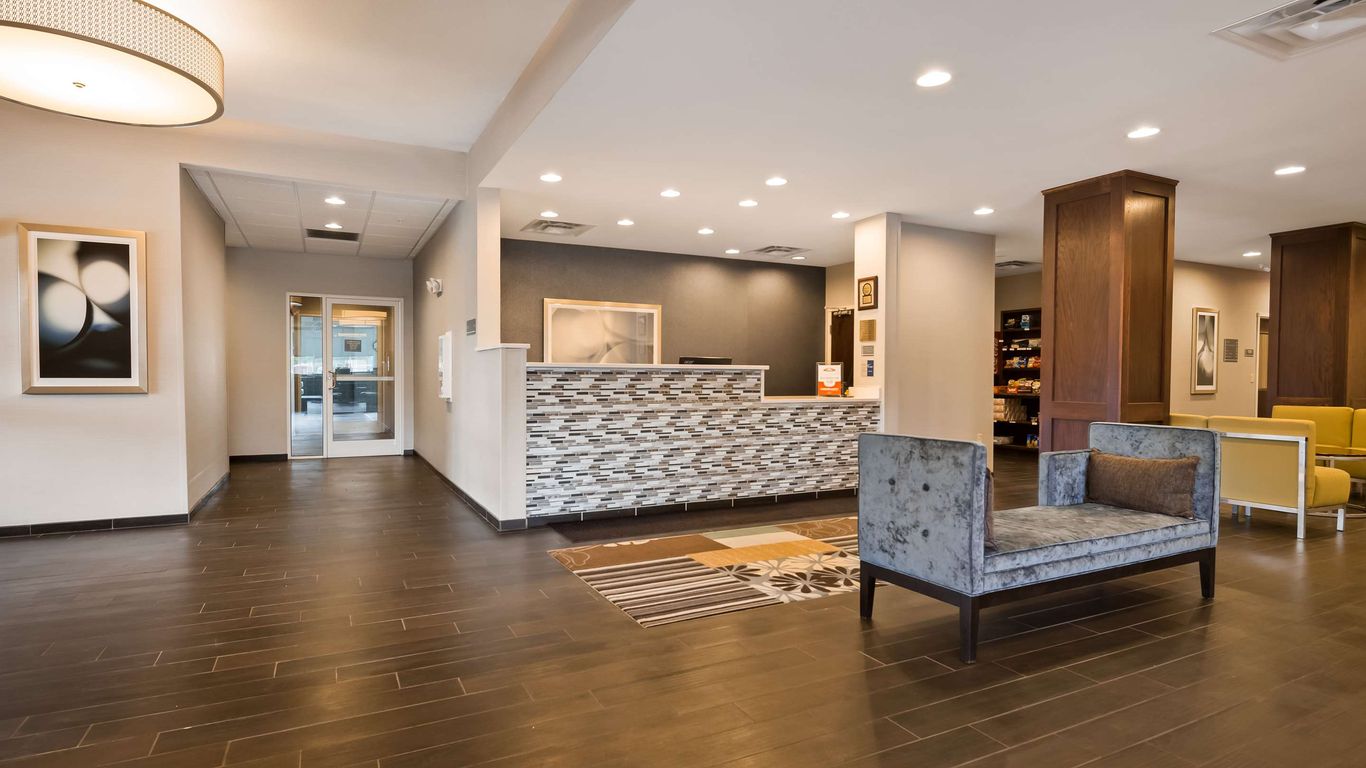 بست ويسترن بلس بوردمان إن آند سويتس