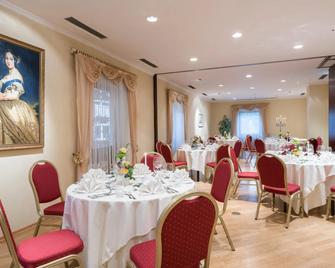 Trip Inn Stadthotel Coburg - Coburg - Banquet hall