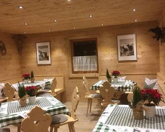 'Old wood' apartment with balcony - Öfnerhof - Leutasch - Restaurante