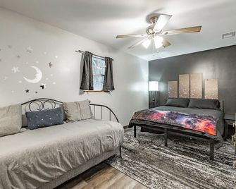 Unique barndominium with lots of space near Chattanooga - Chickamauga - Habitación