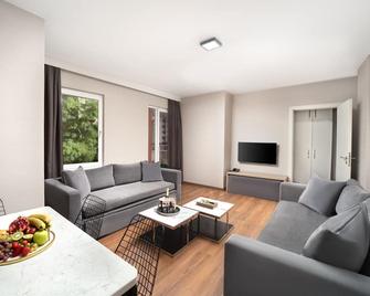 Nish Suites Atasehir - Istanbul - Wohnzimmer