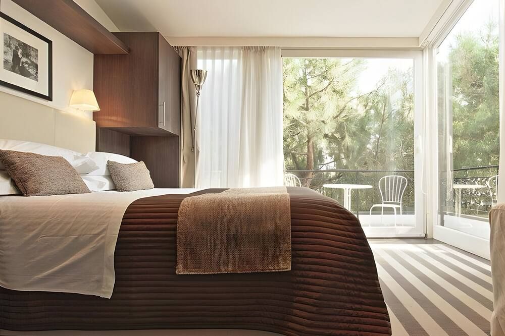 Hotel Miramare - צ'רביה