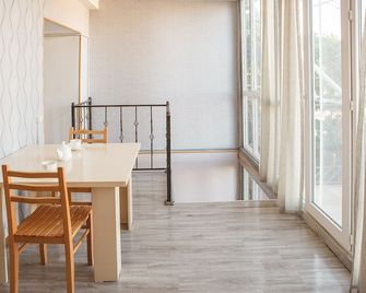 Blossom hostel - טביליסי - חדר אוכל