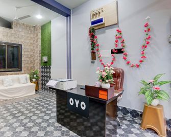 Hotel O Green Star - Bilāspur - Front desk