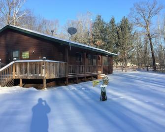 Kettle River Cabin nestled between the Twin Cities & Duluth, MN - Hinckley - Budova
