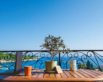 Elaia Boutique Apartments - Gaios - Balcón