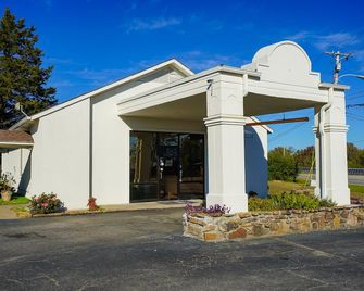 Sunset Inn Clarksville - Clarksville - Budova