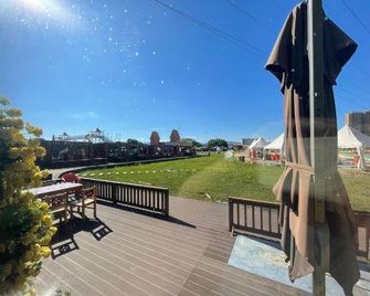 Xingchen Garden Detached Cabin Homestay (Yulong Industrial Park) - Hohhot - Balcony