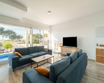 Relaxing Villa Near Carabassi - Gran Alacant - Olohuone