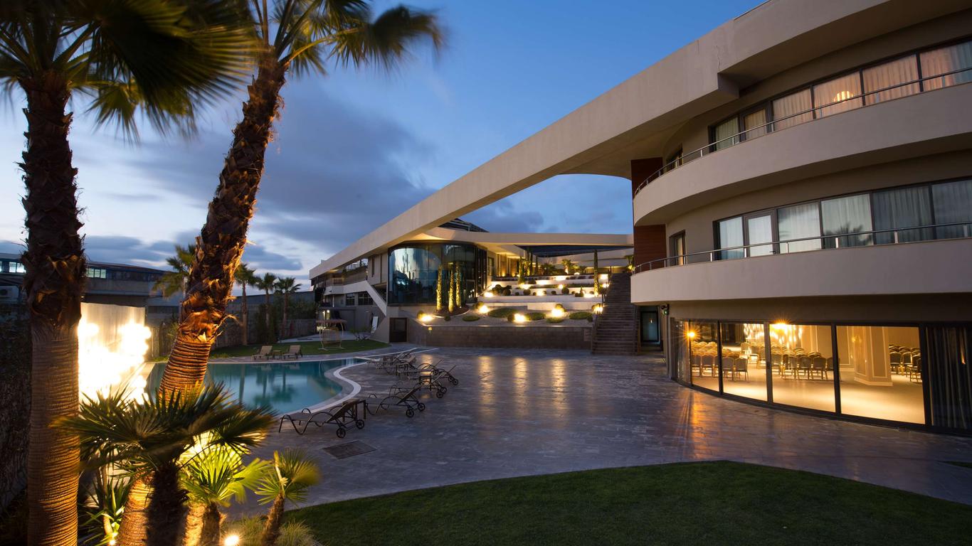 DoubleTree by Hilton Izmir Airport