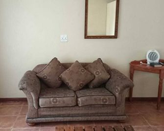 Mumo Resort - Badplaas - Sala de estar