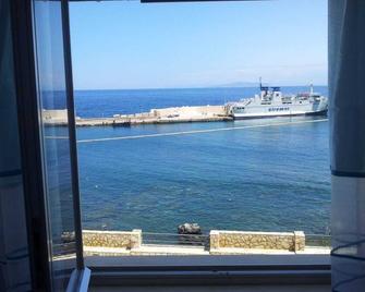 Waterfront House - Marettimo - Balcony