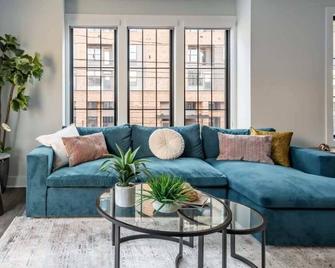 Minter Teal with Rooftop Balcony - Charlotte - Sala de estar