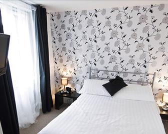 The Black Bull Hotel - Lancaster - Bedroom