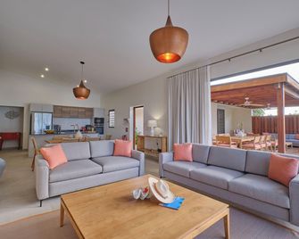 Moorea Beach Villas - Haapiti - Wohnzimmer