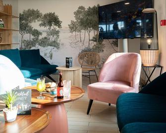 Sure Hotel by Best Western Rochefort-sur-Mer - Tonnay Charente - Obývací pokoj