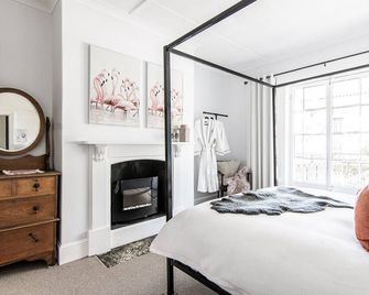 70 On Mortimer 'The Flamingo Room' - Mudgee - Slaapkamer