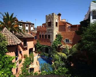 Hotel Amanhavis - Benahavis - Outdoor view
