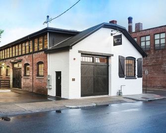 Dye House - Providence - Gebäude