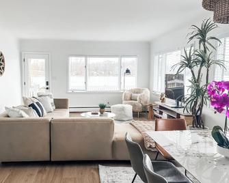 Union Lake MI, Lake House Oasis - Commerce Township - Sala de estar