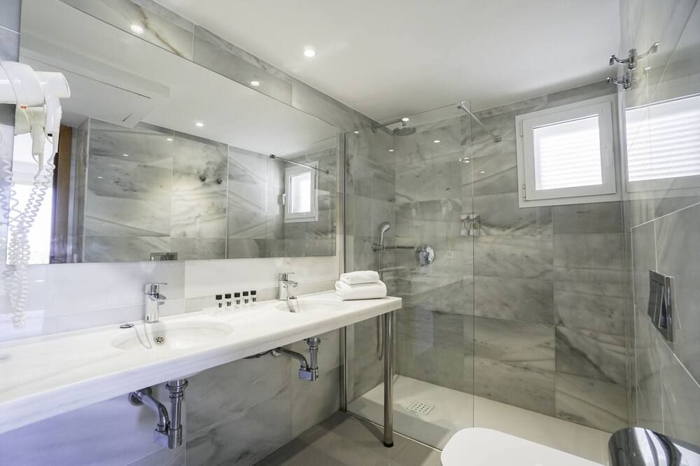 Hotel Millor Sol - Cala Millor - Bathroom