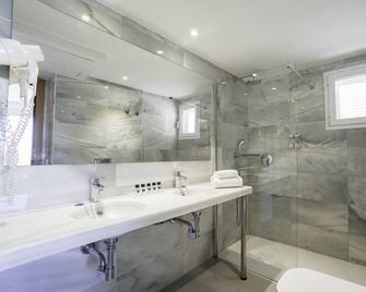 Hotel Millor Sol - Cala Millor - Bathroom