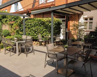 Hotel Rendsburg - Rendsburg - Patio
