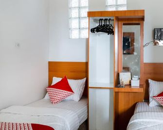OYO 2199 Mandiri Guest House - Bukittinggi