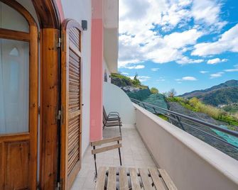 Tra i Monti - Tramonti - Balkon